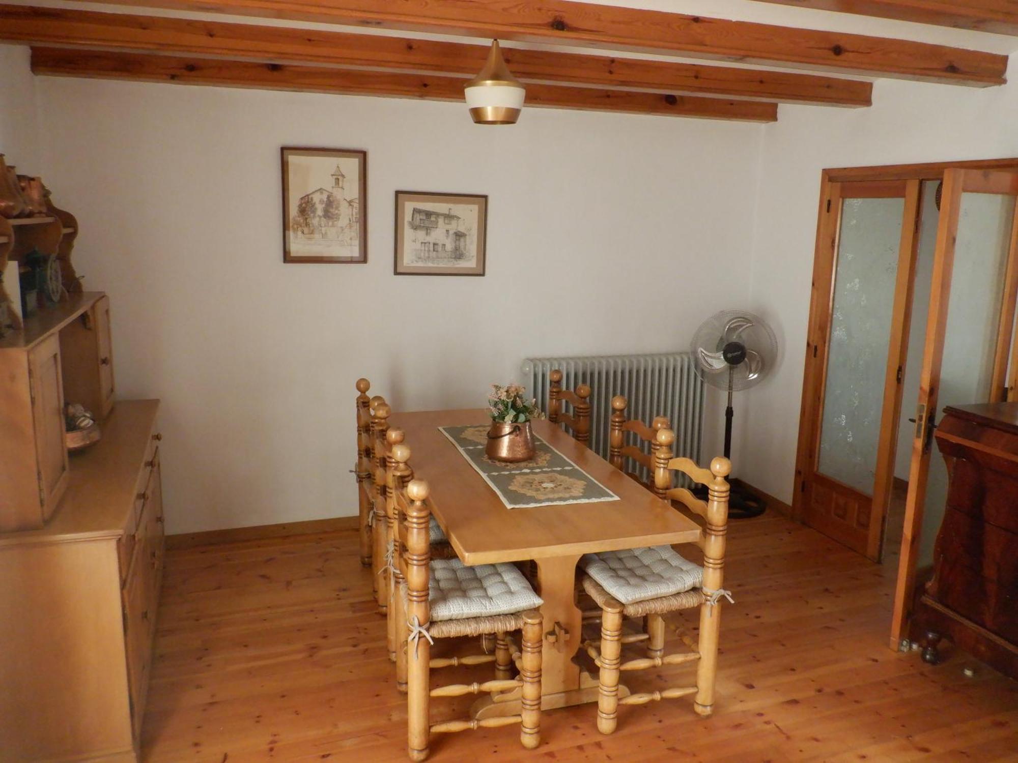 Cal Abel Apartment Gombren